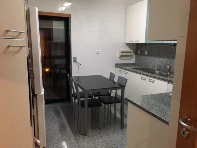 Apartamento novo muito confortável com vista Rio Algés Exterior foto