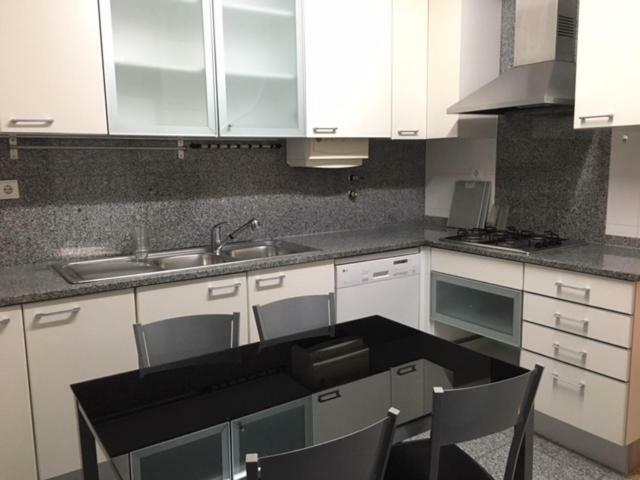 Apartamento novo muito confortável com vista Rio Algés Exterior foto